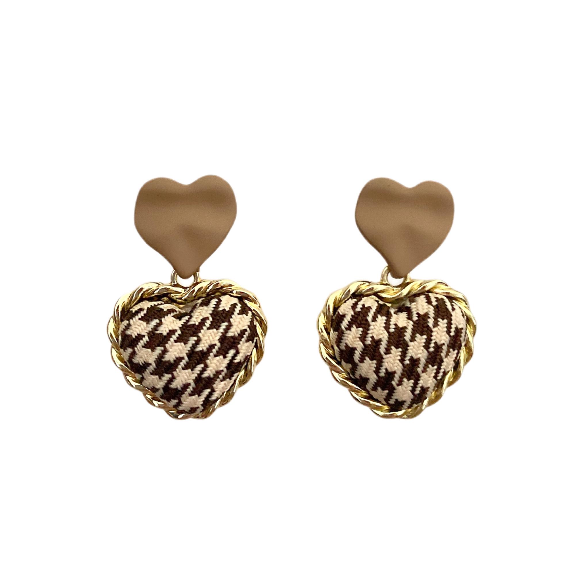 

Новый дизайн, серьги-гвоздики в форме «гусиные лапки», персиковое сердце, женские серьги-гвоздики на Хэллоуин, вечерние готические модные украшения для девочек