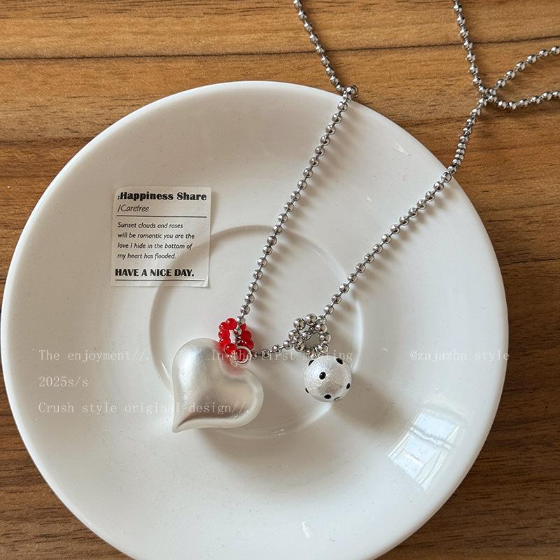 

Титановая сталь, кулон в форме круглого сердца с эмалью, ожерелье, модное, темпераментное, универсальное, цепочка для ключиц, нишевая, высококлассная бижутерия