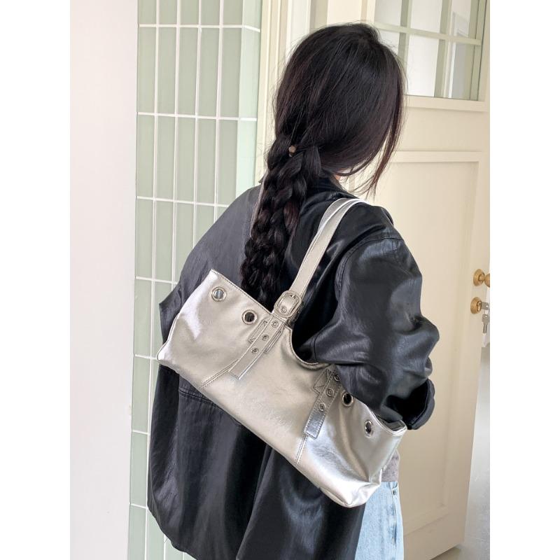 Neue Umhängetasche Damen Nischendesign trendige Leder Pendler Retro Tasche genietet Babes Lokomotiv Achseltasche Damen