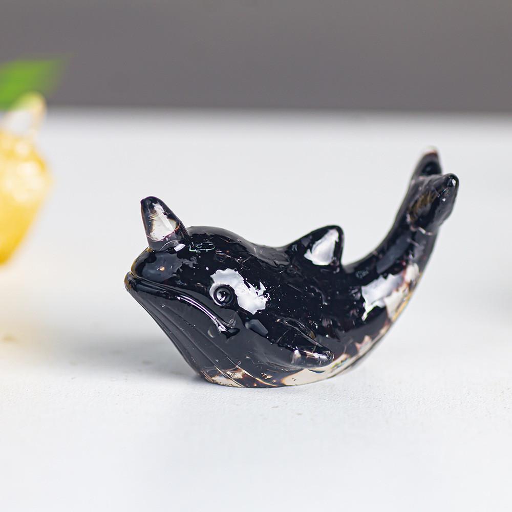 Resin Filled Natural Crystal Whale Figurine With Modern Minimalist Design For Gift Giving