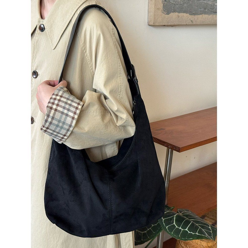 Korean retro matte suede large-capacity tote bag women's 2025 new high-end lazy shoulder messenger bag
