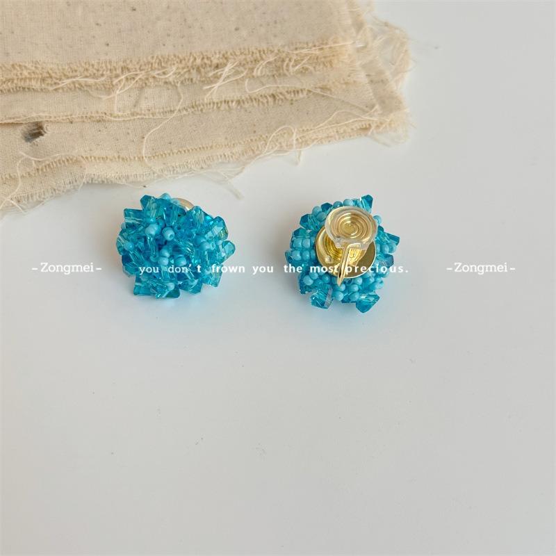 Blue beaded stud earrings heavy industry hand-woven hydrangea earrings white holiday wind ear clips mosquito coil disc s