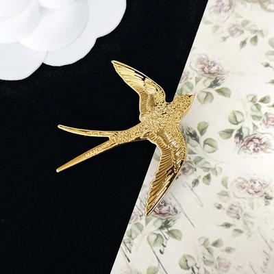 Vintage Enamel Golden Swallow Brooch Badges For Women Men Fashion Retro Classic Animal Pin Clothing Coat Metal Corsages Buckles