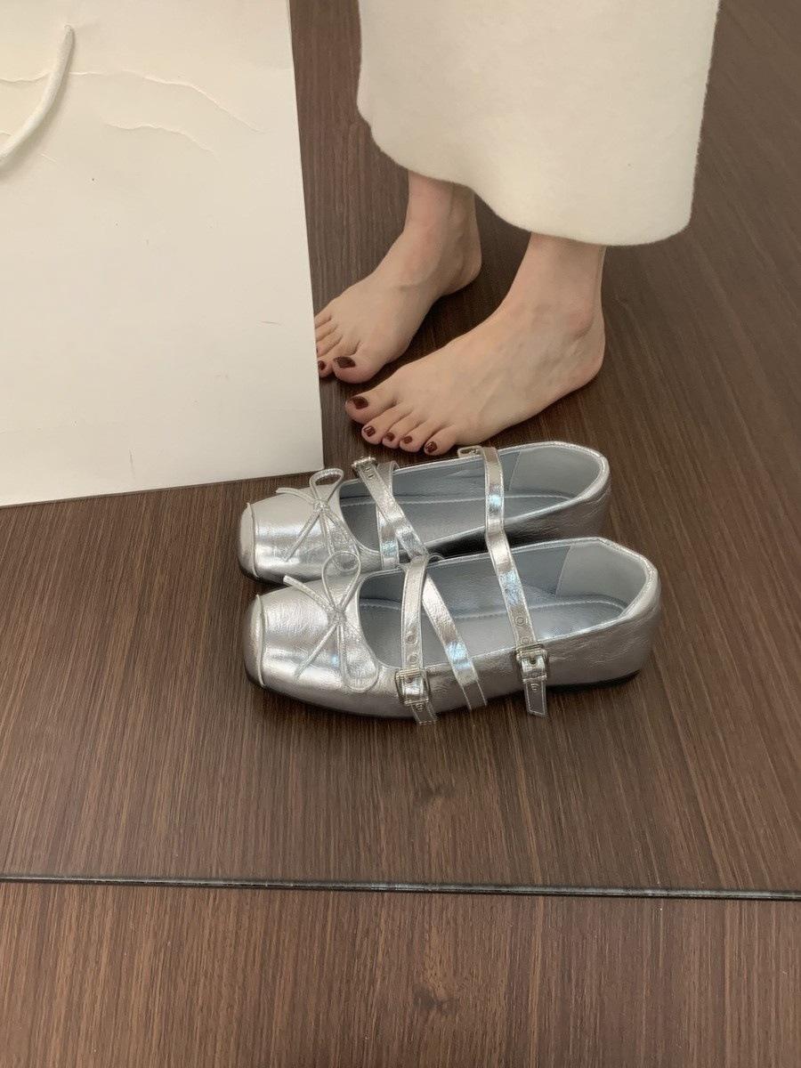 

Французский плоский вечерний бриз, туфли Мэри Джейн с квадратным носком и перекрестной пряжкой из маленькой кожи не утомляют ноги, серебристые балетки для девочки 39 серебряный