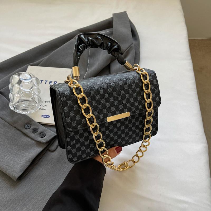 

Modern Casual Simple Shoulder Bag For Women With Unique Aesthetic Small Square Shape