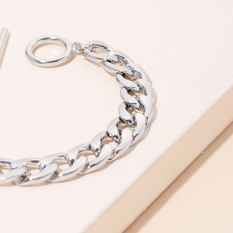 European and American ins new accessories have the same simple bracelet, with a cold design and temperament.
