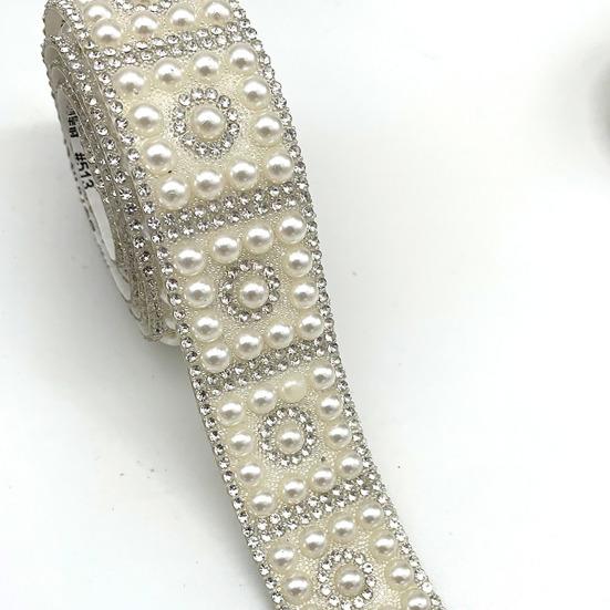 Faux Pearl Rhinestone Ribbon 1 Yard Self Adhesive Decorative Strip Elegant White Faux Pearl Accent Strip for Clothing Shoes Phone DIY Crafts