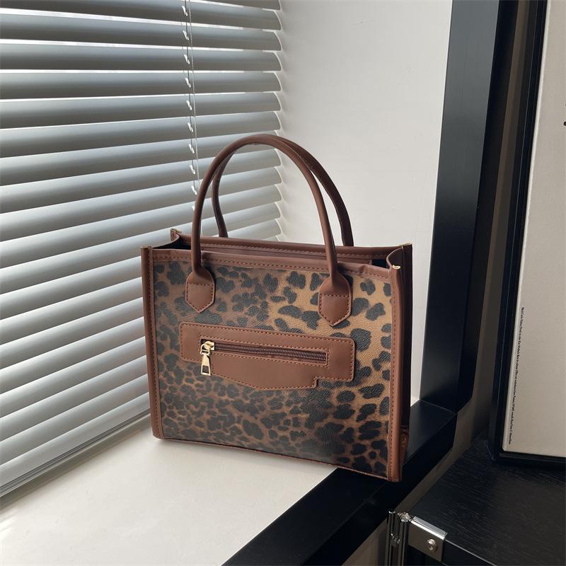 

Premium texture leopard print big bag, new bag, fashionable single shoulder large capacity commuter tote bag women коричневый