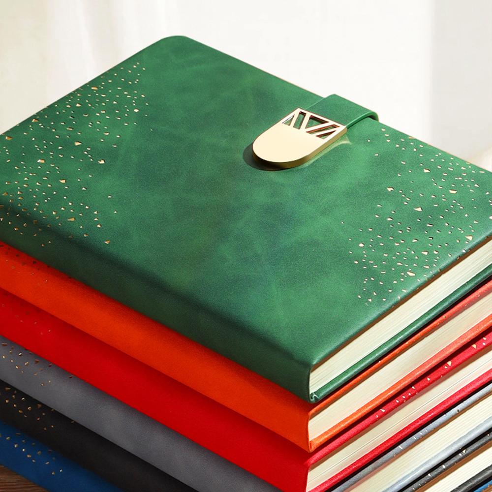 (Istnieje możliwość wygrawerowania logo) Notatnik biznesowy A5 z okładką w gwiazdy, zeszyt przedmiotowy dla studenta, skórzany notatnik, pamiętnik z klamrą