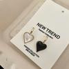 Fashion Personality Ear Jewelry Niche Temperament Black and White Double-sided Love Peach Heart Versatile Earrings Light Luxury High-end Ear Buckles