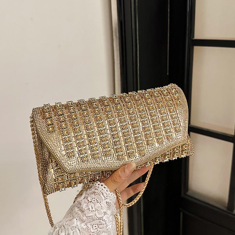 

This year s popular bag 2025 new European and American fashion rhinestone shoulder bag women s foreign style versatile messenger small square bag чорний