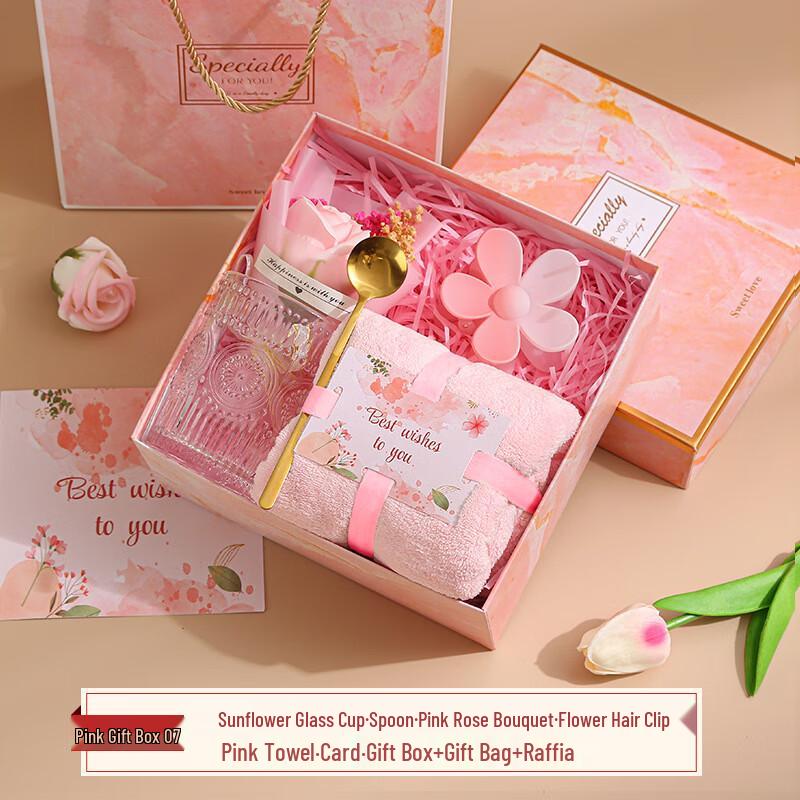 Подарочный набор: Стеклянный стакан с подсолнухом и букет роз