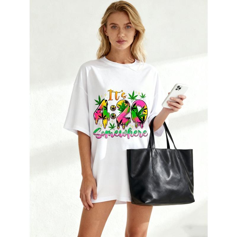 Černé nadměrné tričko s barevným 420 drip designem a textem It's 420 Somewhere pro běžné nošení a párty outfity