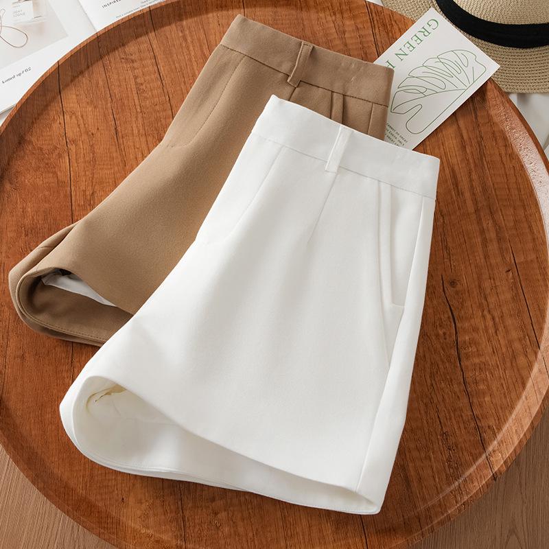 Women's Khaki Summer Suit Shorts, Thin Casual Loose Fit, Three-Point Design, Slimming Petite Hot Pants for 2025.