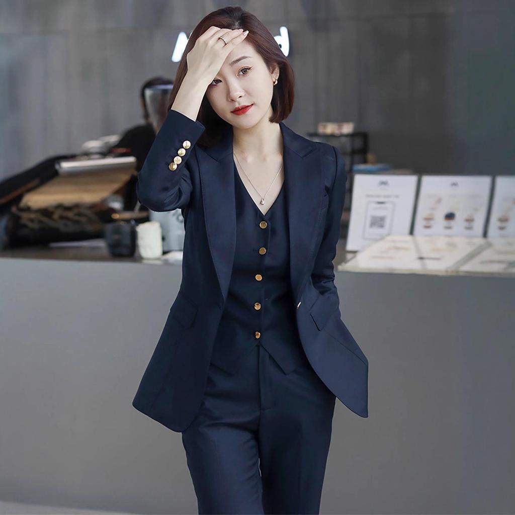 Dreiteiliger Anzug aus hochfeiner Wolle für Frühling/Herbst: Slim Fit Weste & Schlaghose