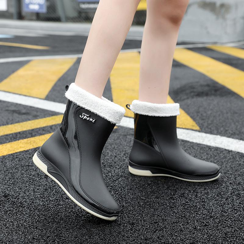 

женские резиновые сапоги водонепроницаемая обувь женская новая обувь для дождя японские нескользящие водные ботинки платформа резиновая обувь модные галоши 39