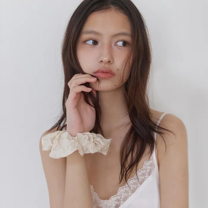 soft pleats scrunchie - butter cream