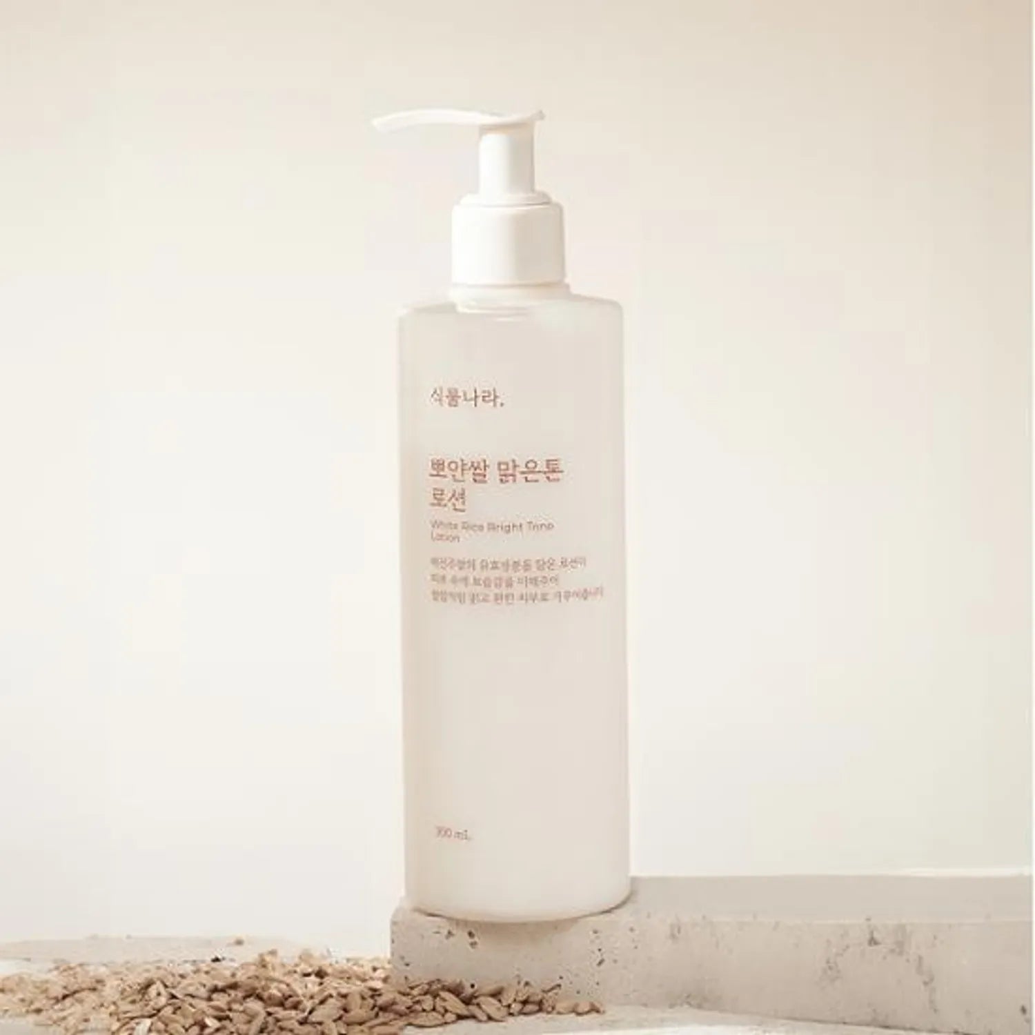 Shingmulnara White Rice Bright Tone Lotion 300mL | Presenting Hydrated Texture, Brightening, Even Skin Tone 300mL