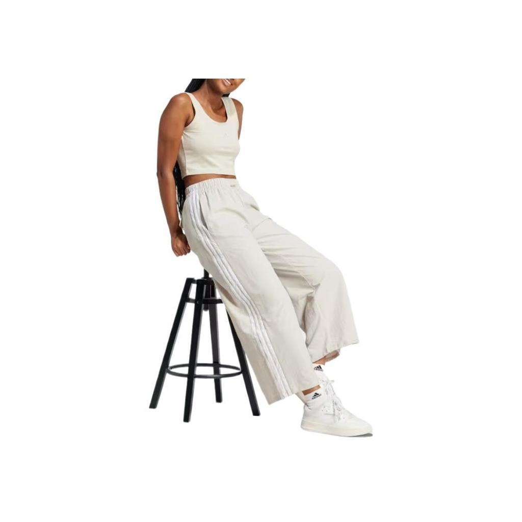 adidas Pantaloni Casual Larghi a Gamba Larga Essentials 3-Strisce Donna Fondo Bianco Alluminio JC8168