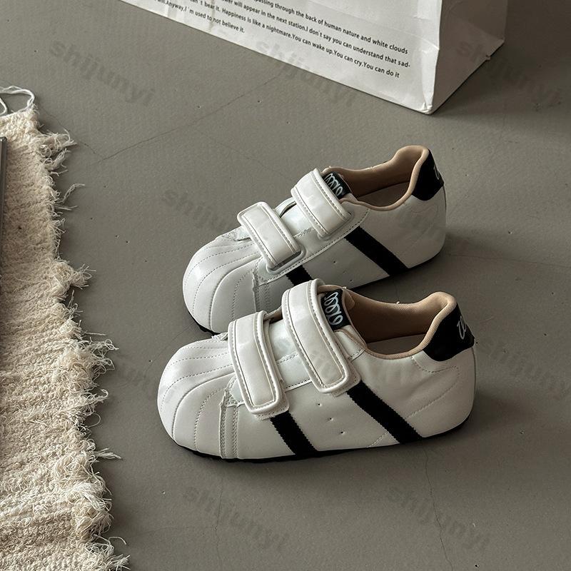 Fashion Women's Fashion Versatile Low Top Casual Single Shoes 2025 Autumn New Interior Height Increasing Comfortable Non Retro Sneakers