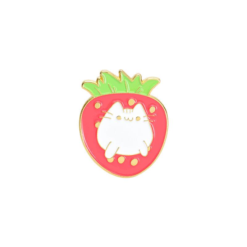 

Strawberry Adorable Cat Brooch Cute Japanese Style Creative Pin Accessory Bags For XZ3633
