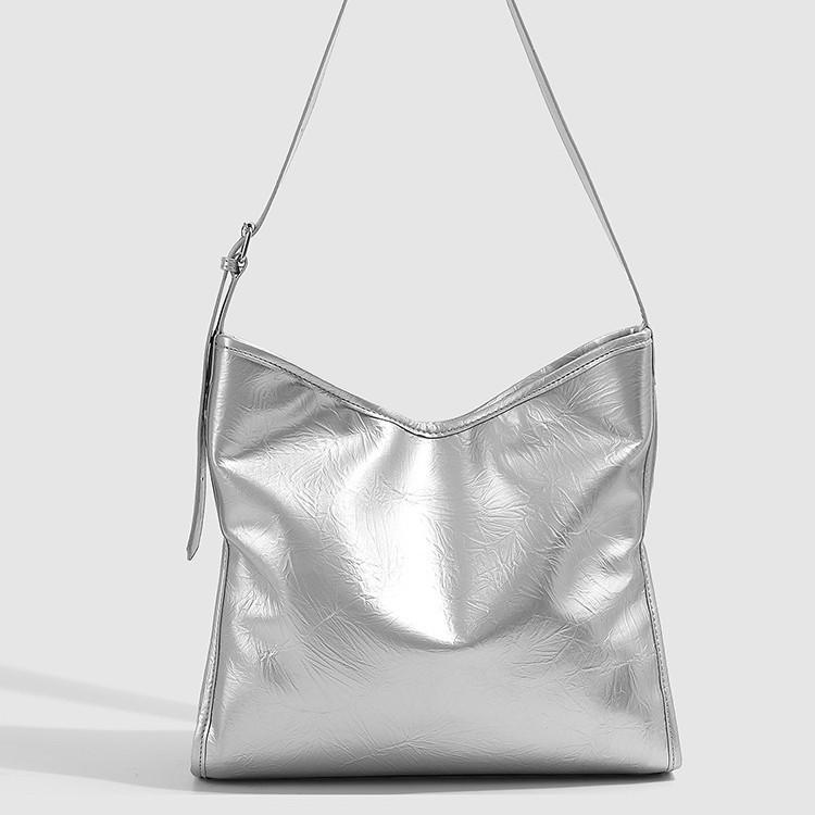 Korean-style spring-summer new soft leather underarm bag, large capacity, casual style, versatile and simple tote bag, shoulder underarm bag