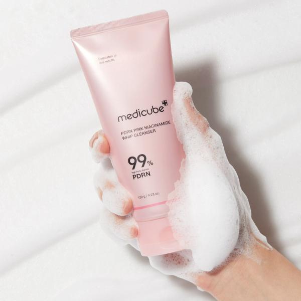 Medicube PDRN Różowy Niacynamidowy Oczyszczacz w Piance 120 g  (3 opcje)