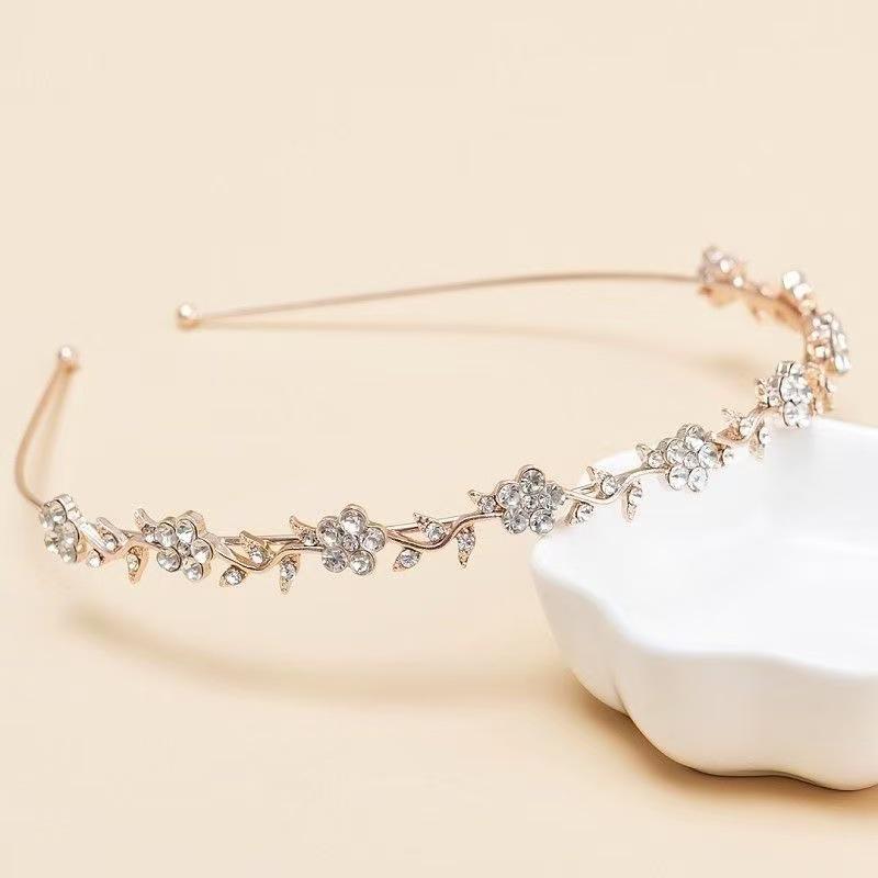 Feenhaftes französisches Strass-Blatt-Stirnband: Bequemes, vielseitiges Retro-Haaraccessoire