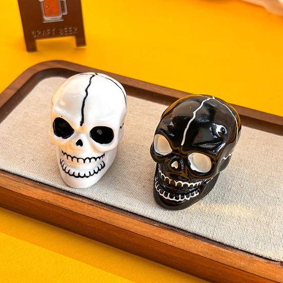 Yousheng Halloween Skull Decoration, Black White Gothic Ornament for Spooky Party, Resin Haunted House Table