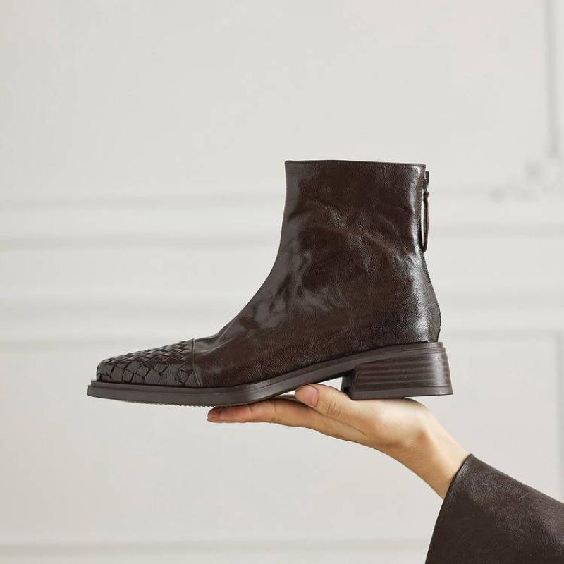 

Autumn and winter women s Martin boots non-slip rubber sole medium heel cowhide large size women s boots zipper new leather medium boots 40 коричневый