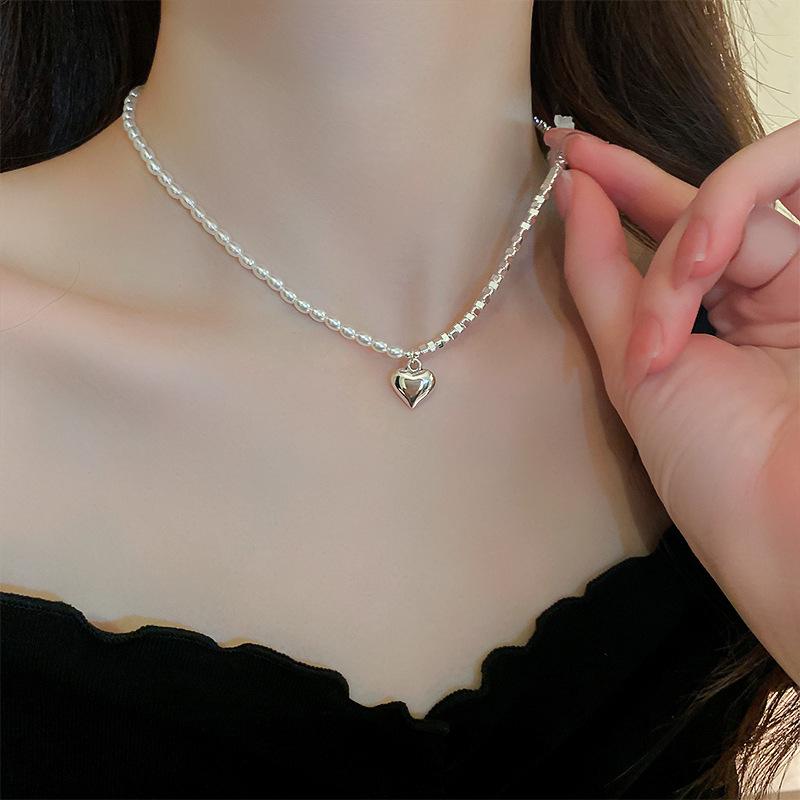 Collana a Clavicola con Nappa di Perle e Farfalla in Stile Coreano