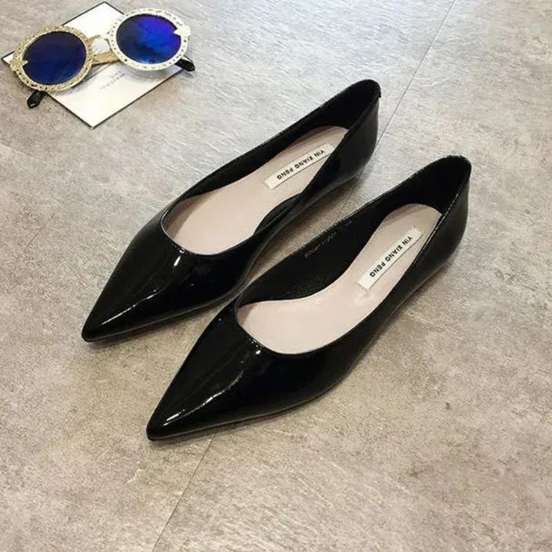 Summer Candy Color Ladies Patent Leather Slip-on Pointy Toe Light Shoes for Women Outdoor Flats 2024 Casual Shoes Loafers