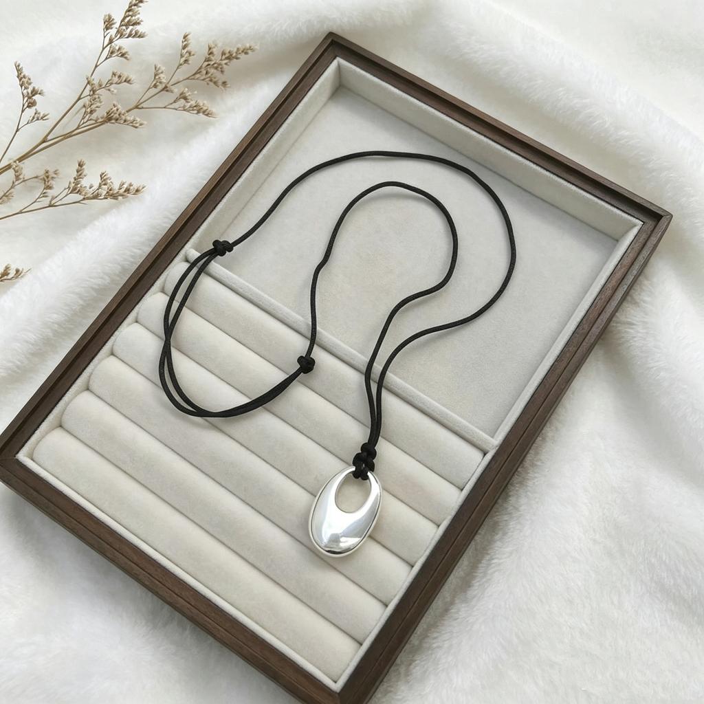 Black Rope Three-dimensional Long Necklace Women's Sweater Chain Accessories Light Luxury Simple Pendant