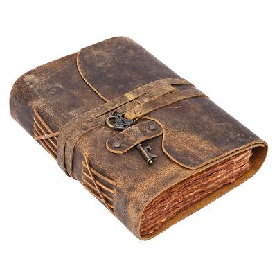 Handgefertigtes Vintage-Leder-Tagebuch – handgefertigte Vintage-Seiten – antiker Schlüsselverschluss – Distressed-Braun-Farbe.  Alle Größen verfügbar.