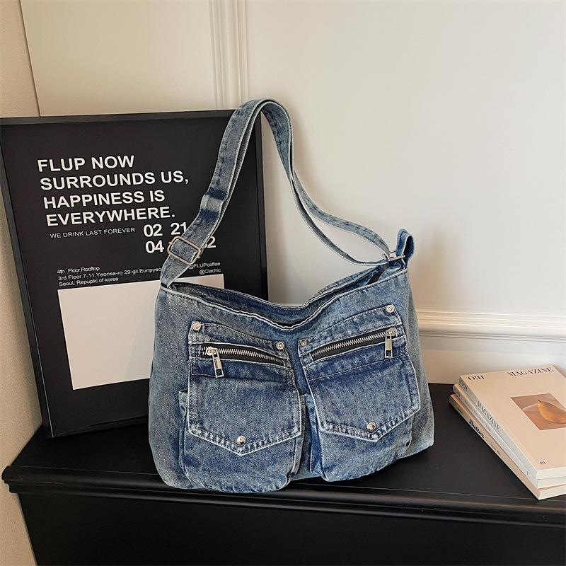 

Vintage American Crossbody Bags for Women Stylish Cowboy Simple Shoulder Bag with Two Pockets Large Capacity Commuting Bag