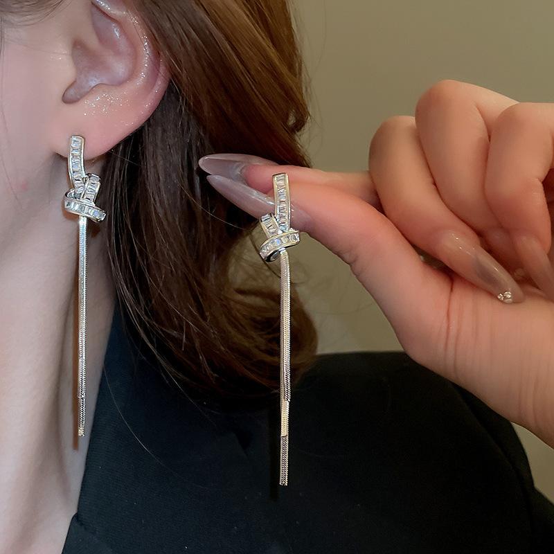 Premium metal knotted zircon fringed silver needle earrings real gold electroplating simple and elegant niche earrings