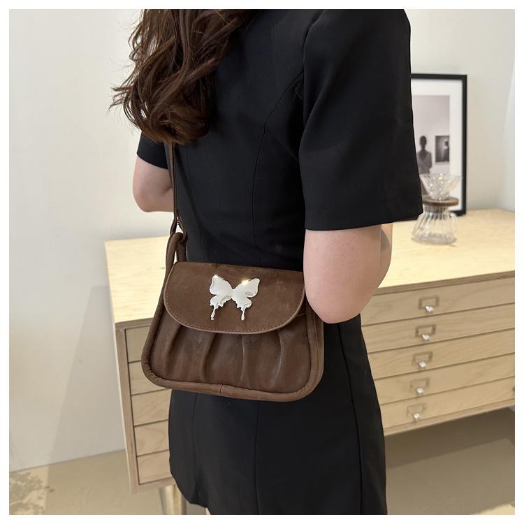 

Versatile pleated bag fashionable Korean version small square bag women 2025 new French niche underarm messenger bag cute