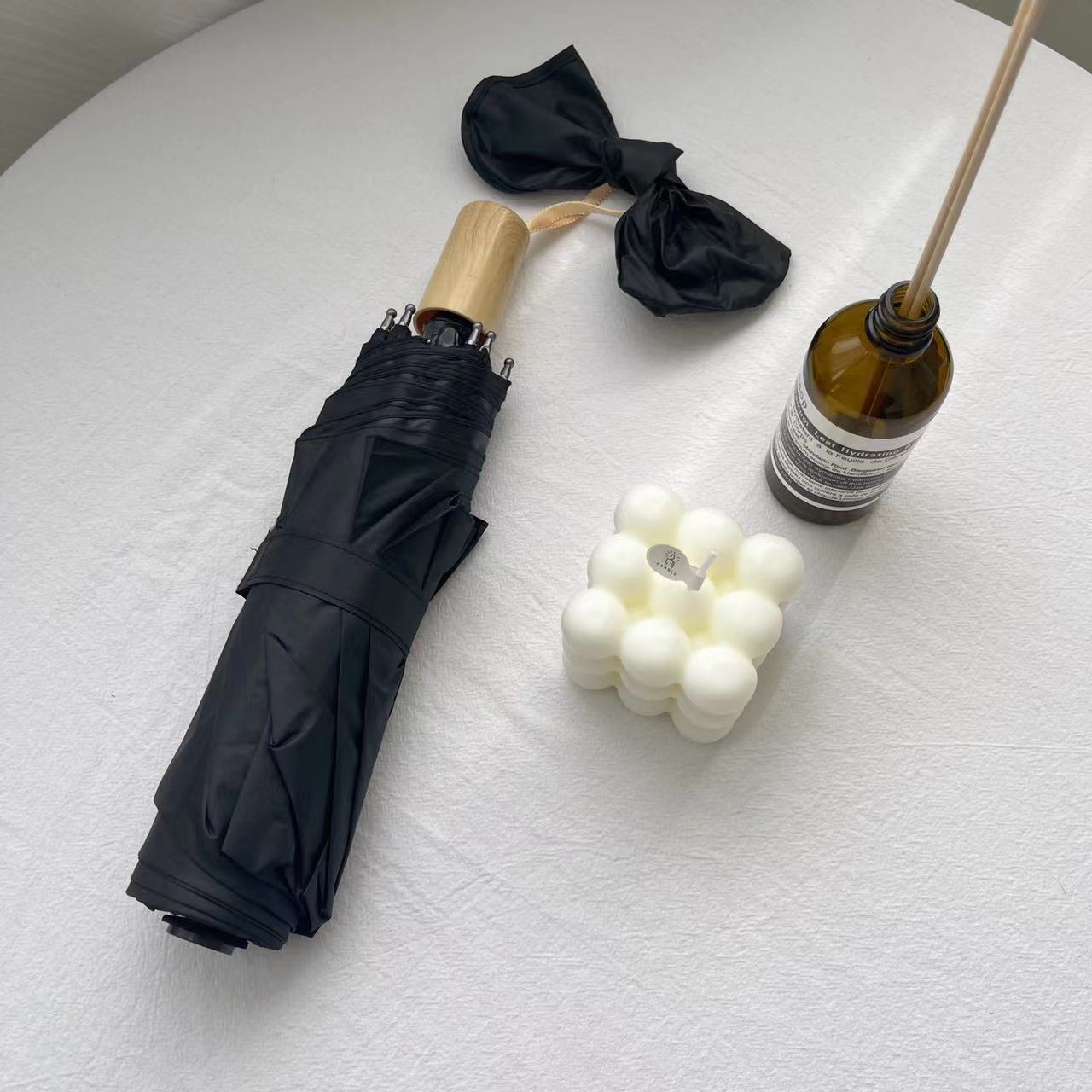 

Simple Weather And Rain Sunshade Sunscreen Umbrella чорний