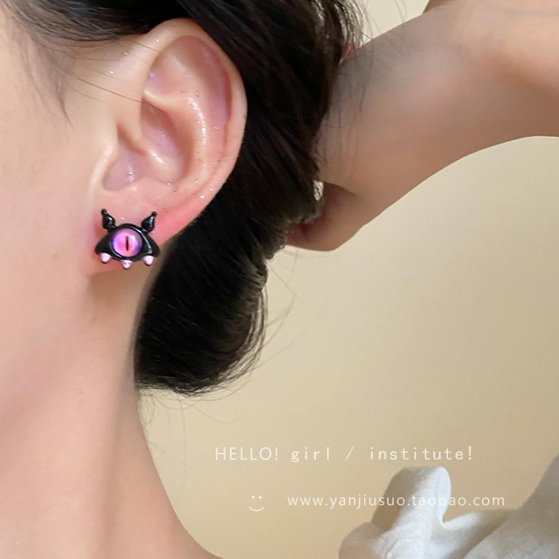 Children's fun, cute little monster stud earrings, women's summer unique high-end niche design earrings, new popular earrings