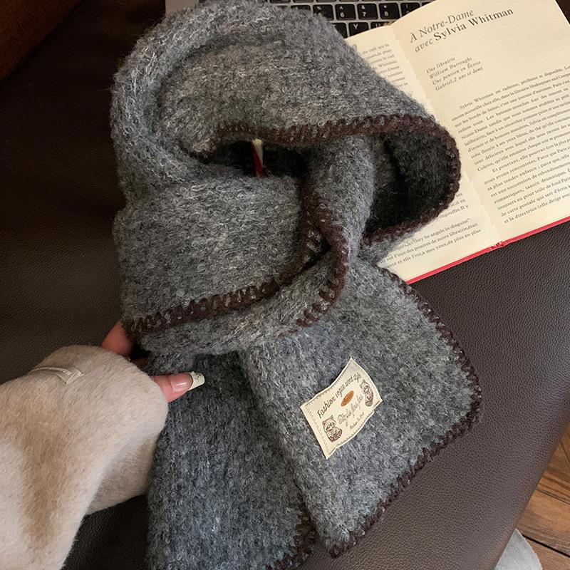Korean atmosphere green scarf women's winter new soft waxy retro warm lock edge knitted neck scarf