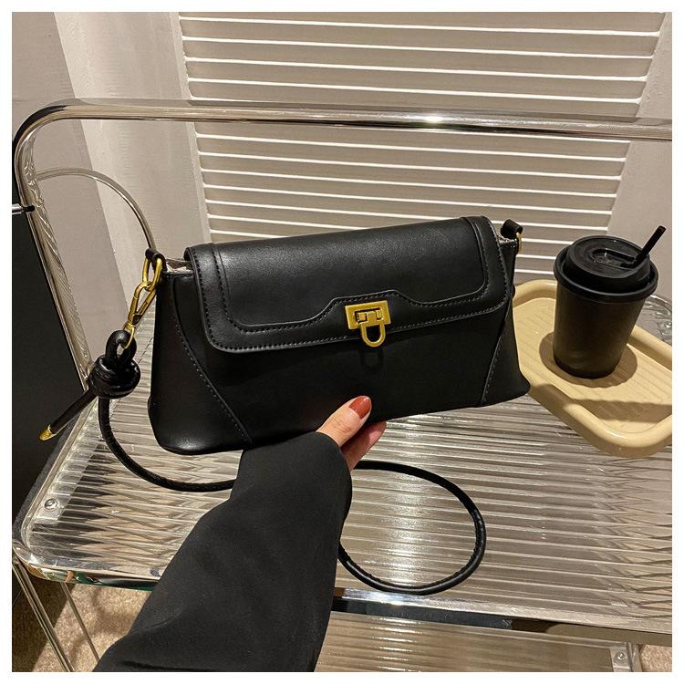 

Маленькая сумка в тон, женская, новая, модная, трендовая, ретро, маленькая квадратная сумка под мышкой, популярная сумка через плечо чёрный