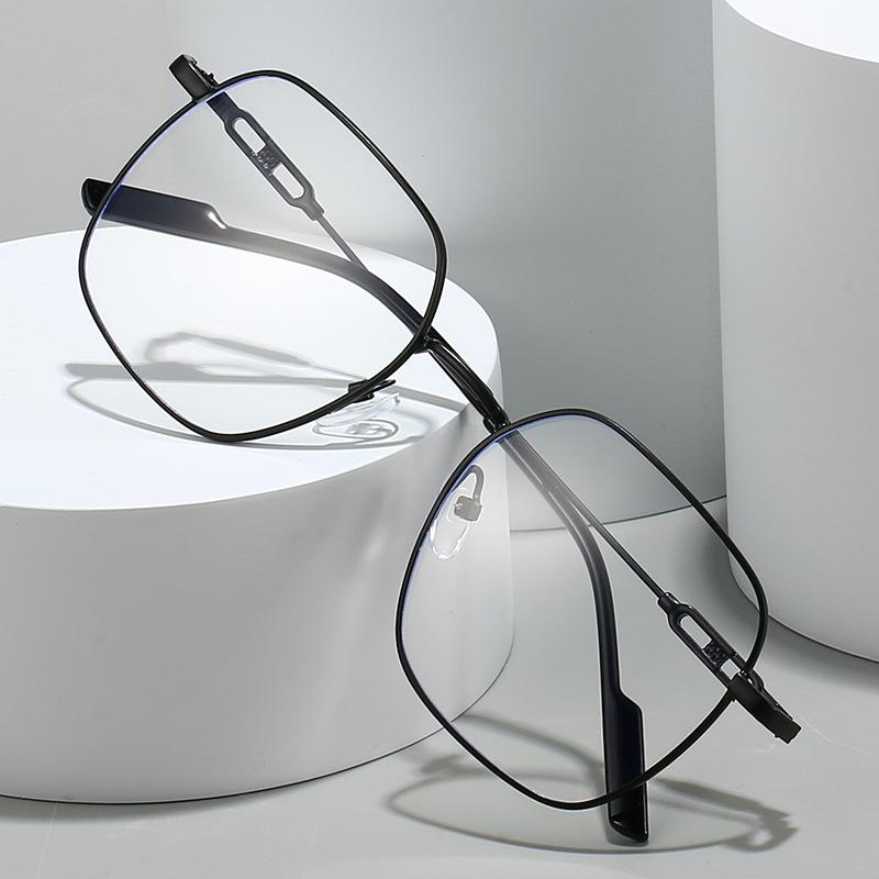 Fashionable Retro Gold-rimmed Myopic Glasses Versatile Anti-Blue Light Lenses Unisex Square-framed Myopic Glasses 0 To -4.0