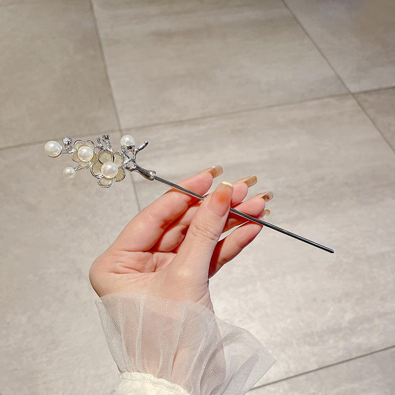 Ancient Chinese-Style Hanfu Hair Accessories: Elegant Updo Hairpins with Tassels for Women