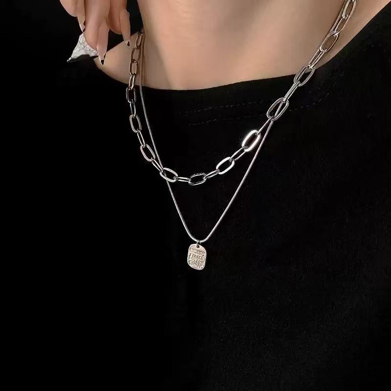 

Simple irregular niche design black gemstone geometric ring splicing necklace men s and women s same sweater chain