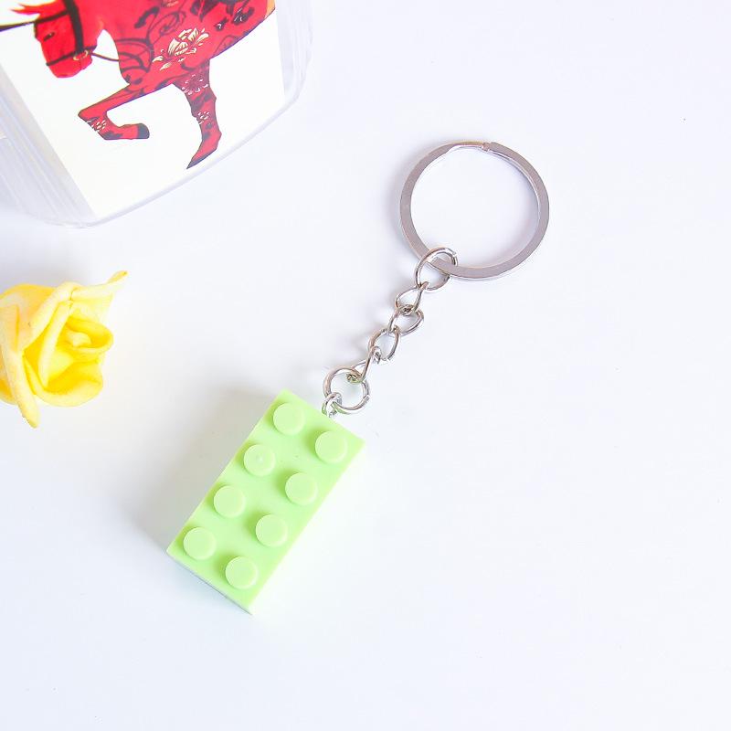 Bunte 2x4 Noppen Schlüsselanhänger: Personalisierter Taschenanhänger Ornament & Kleines Geschenk