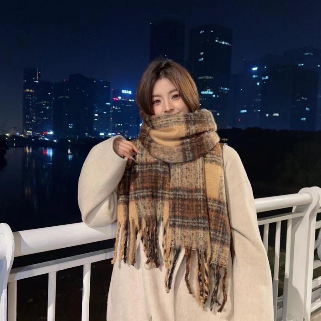 Scarf winter explosion Maillard style high atmosphere Korean Mahai plush versatile plaid scarf woman