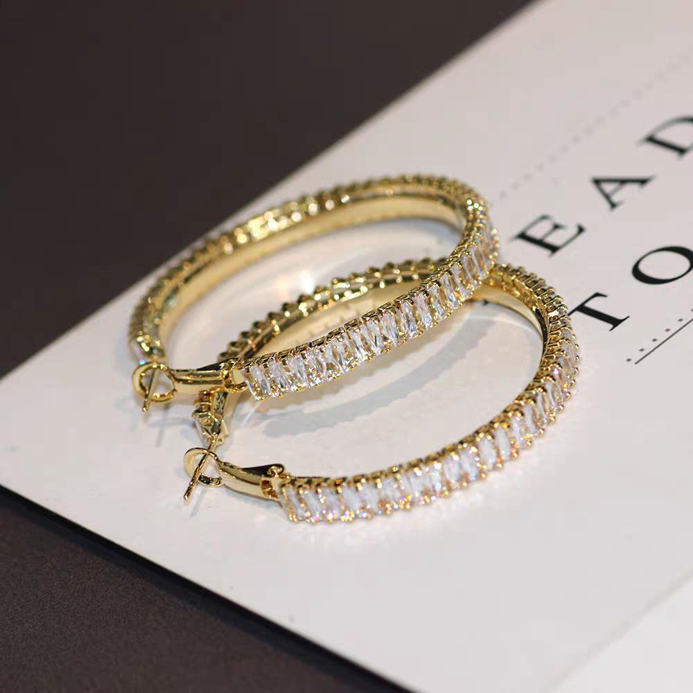 Brincos de Argola Brilhantes de Zircônia de Luxo - Pino de Prata Cravejado com Diamantes para Mulheres