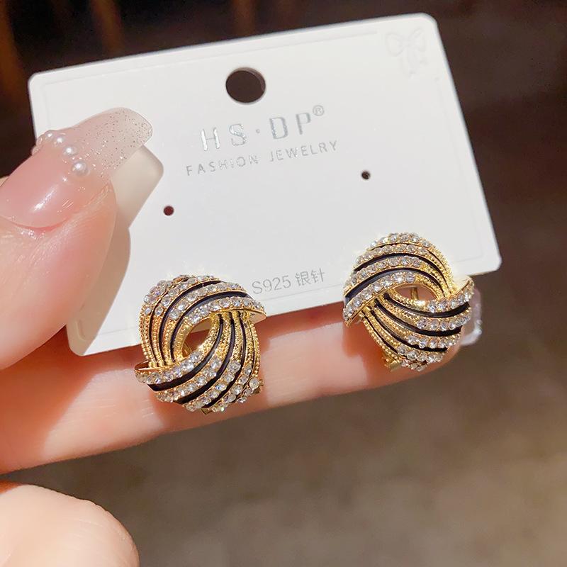 

1 Pair Twisted Black Enamel Post Earrings For Women Fashion Jewelry Elegant Trendy Vinatge Daily Accessories