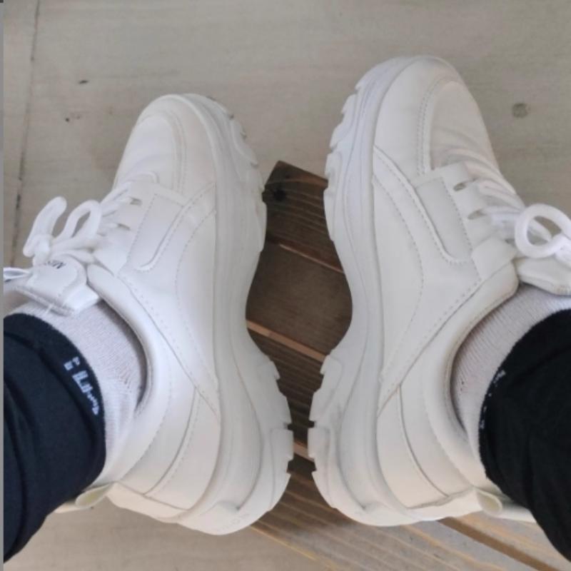 Damenschuhe Frühling Neue Dicke Sohle Erhöhen Damenschuhe Einfarbig Freizeit Sport Kleine Weiße Schuhe Damen