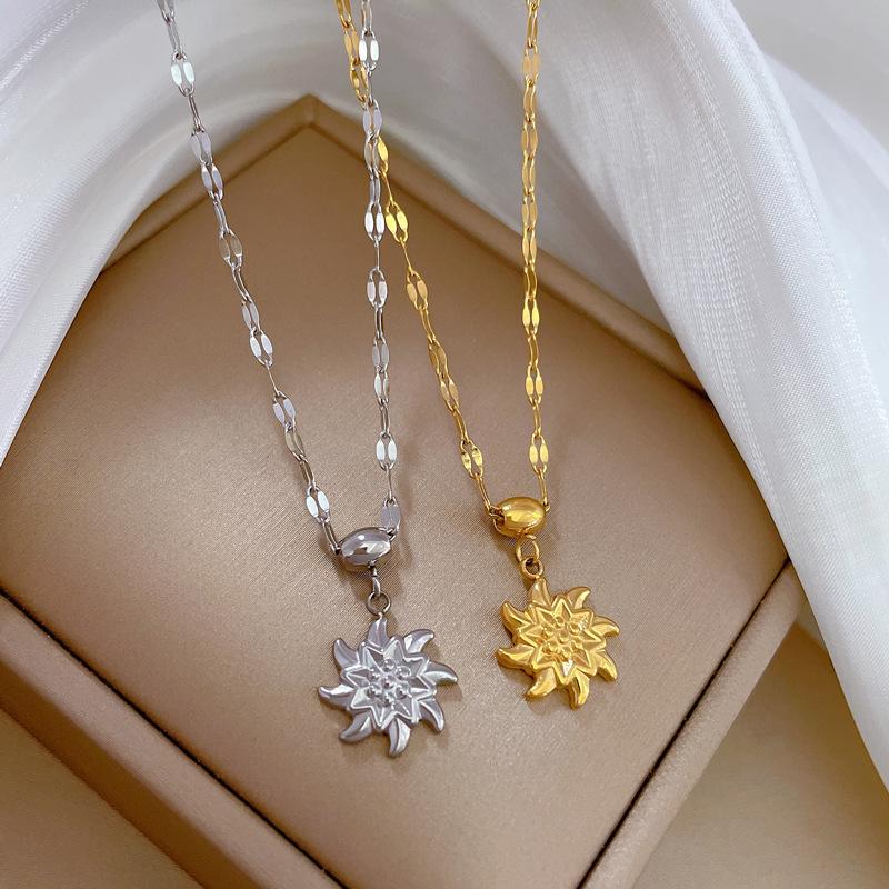 Rotating Small Windmill Personality Minimalist Wind Stove Real Gold Necklace Female Collarbone Chain